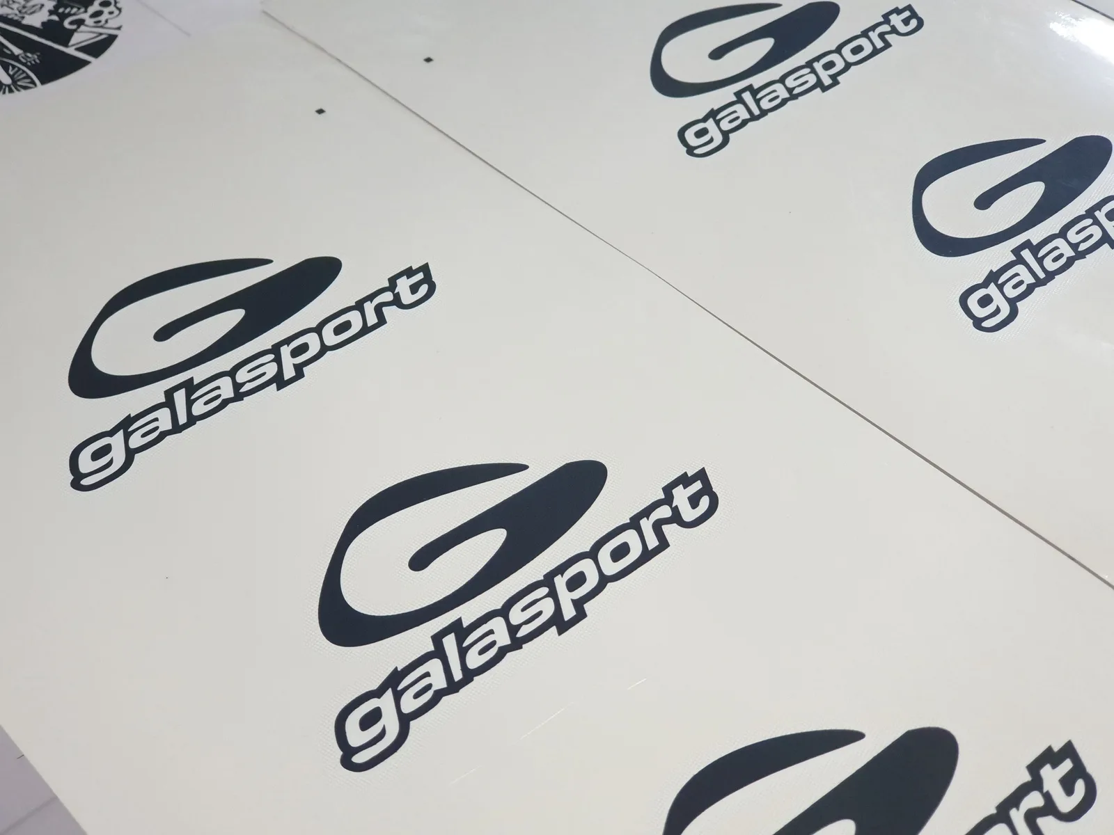 Atypická reklamní realizace Mi-Ja